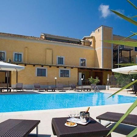 Hotel Palazzo Marzano Бриатико Екстериор снимка